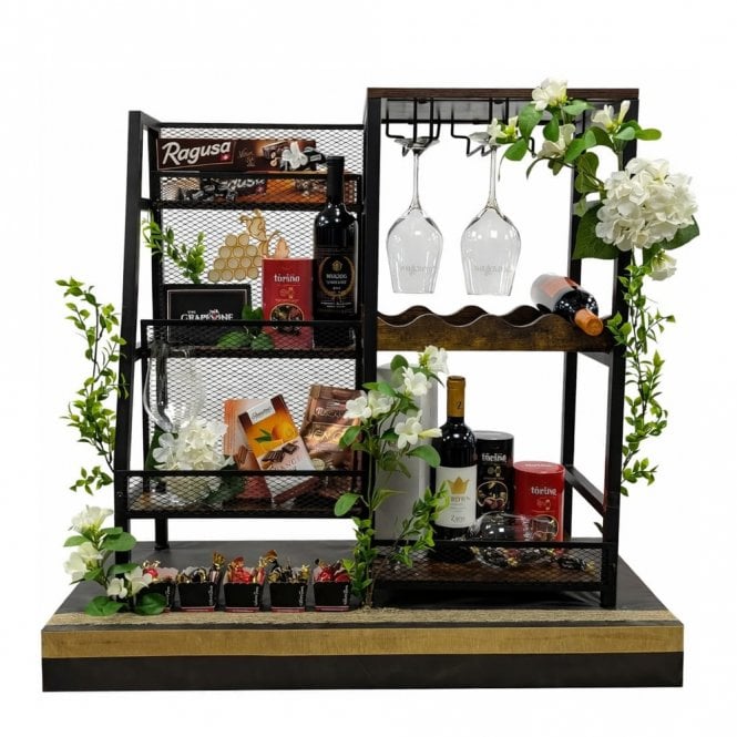 Mini Bar, Maxi Fun - Pesach