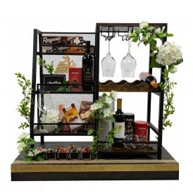 Mini Bar, Maxi Fun - Pesach